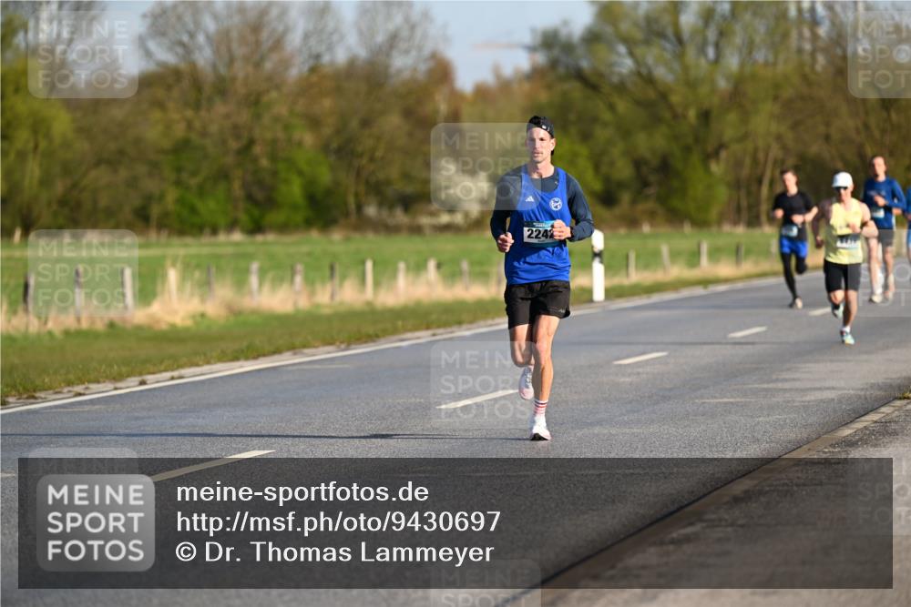 12.04.2026 - 45. Internationalen Wilhelmsburger Insellauf Dr. Thomas Lammeyer http://msf.ph/oto/9430697 12.04.2026 09:08:24 Laufen 2242 meine-sportfotos.de