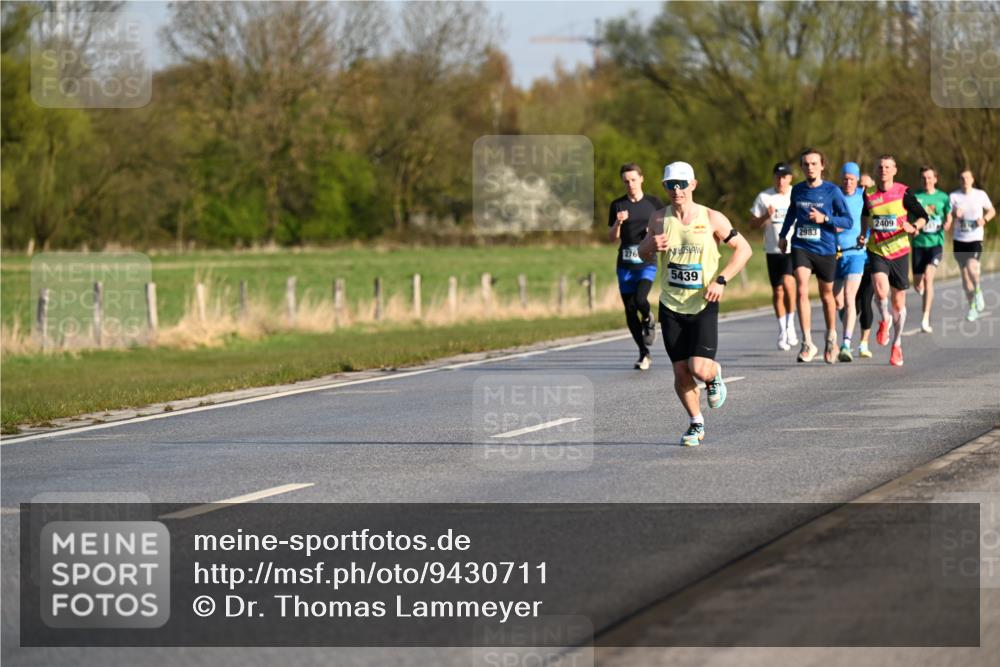 12.04.2026 - 45. Internationalen Wilhelmsburger Insellauf Dr. Thomas Lammeyer http://msf.ph/oto/9430711 12.04.2026 09:08:27 Laufen 276, 5439, 2409, 2983 meine-sportfotos.de
