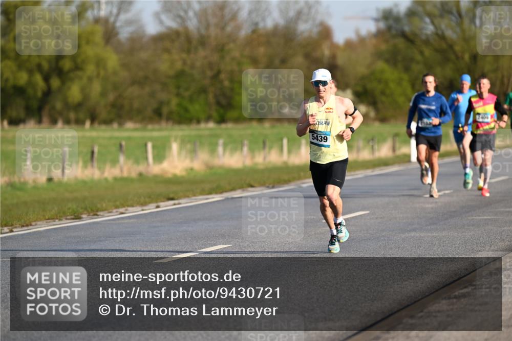 12.04.2026 - 45. Internationalen Wilhelmsburger Insellauf Dr. Thomas Lammeyer http://msf.ph/oto/9430721 12.04.2026 09:08:28 Laufen 2406, 5439 meine-sportfotos.de