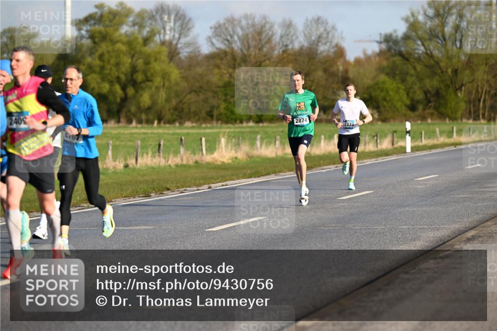 12.04.2026 - 45. Internationalen Wilhelmsburger Insellauf Dr. Thomas Lammeyer http://msf.ph/oto/9430756 12.04.2026 09:08:34 Laufen 2405, 2874, 2873 meine-sportfotos.de