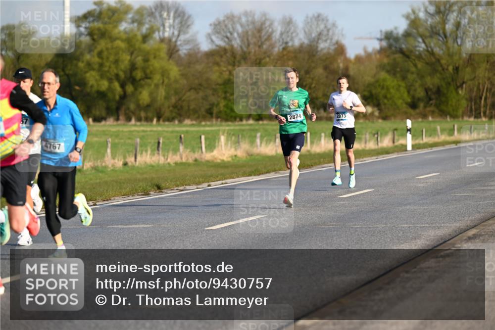 12.04.2026 - 45. Internationalen Wilhelmsburger Insellauf Dr. Thomas Lammeyer http://msf.ph/oto/9430757 12.04.2026 09:08:34 Laufen 4767, 2874, 2873 meine-sportfotos.de