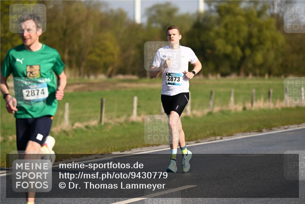 12.04.2026 - 45. Internationalen Wilhelmsburger Insellauf Dr. Thomas Lammeyer http://msf.ph/oto/9430779 12.04.2026 09:08:38 Laufen 2874, 2873, 2 meine-sportfotos.de