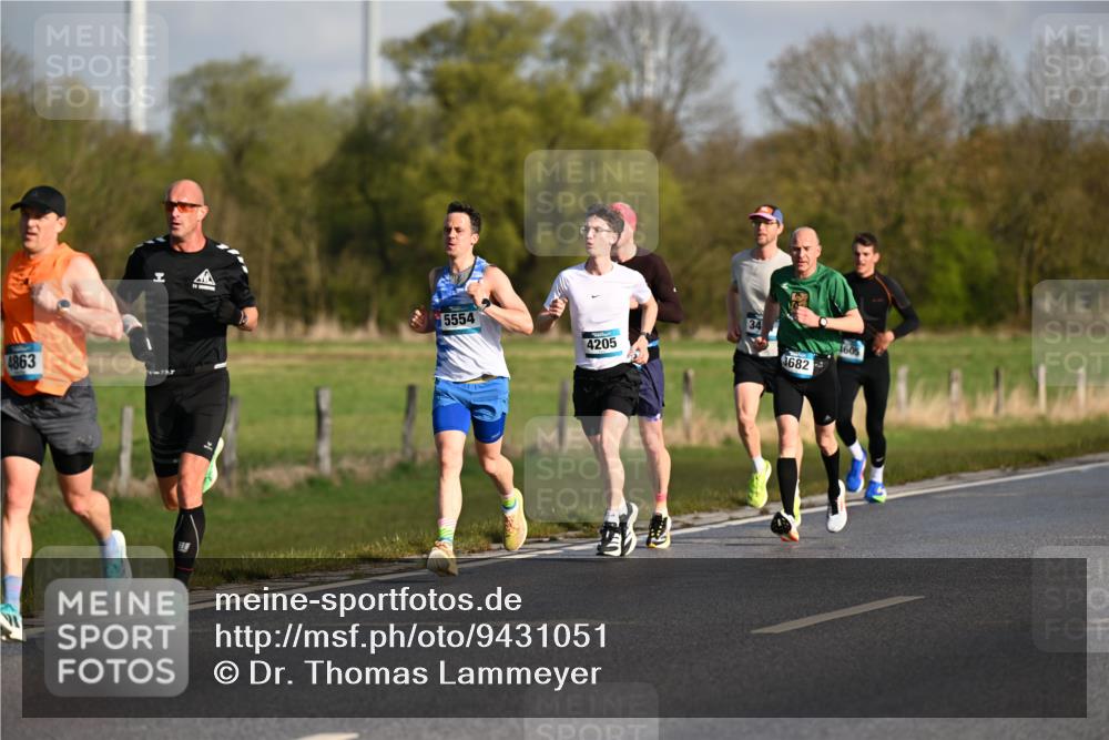 12.04.2026 - 45. Internationalen Wilhelmsburger Insellauf Dr. Thomas Lammeyer http://msf.ph/oto/9431051 12.04.2026 09:10:17 Laufen 4863, 5554, 4205, 3682, 1605 meine-sportfotos.de
