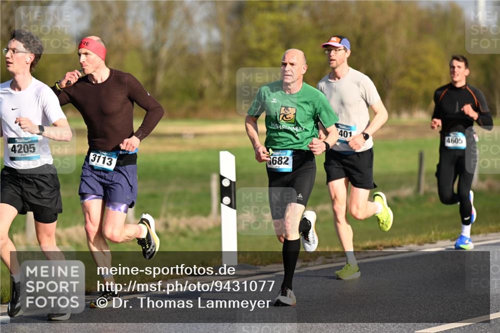 12.04.2026 - 45. Internationalen Wilhelmsburger Insellauf Dr. Thomas Lammeyer http://msf.ph/oto/9431077 12.04.2026 09:10:21 Laufen 4205, 3113, 3682, 401, 4605 meine-sportfotos.de
