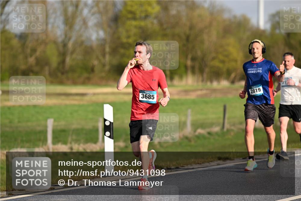 12.04.2026 - 45. Internationalen Wilhelmsburger Insellauf Dr. Thomas Lammeyer http://msf.ph/oto/9431098 12.04.2026 09:10:26 Laufen 3685, 2819 meine-sportfotos.de