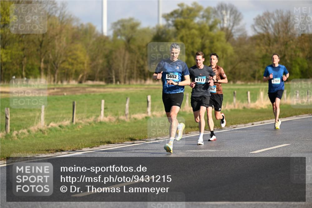 12.04.2026 - 45. Internationalen Wilhelmsburger Insellauf Dr. Thomas Lammeyer http://msf.ph/oto/9431215 12.04.2026 09:10:52 Laufen 5652, 4117, 2789, 262 meine-sportfotos.de