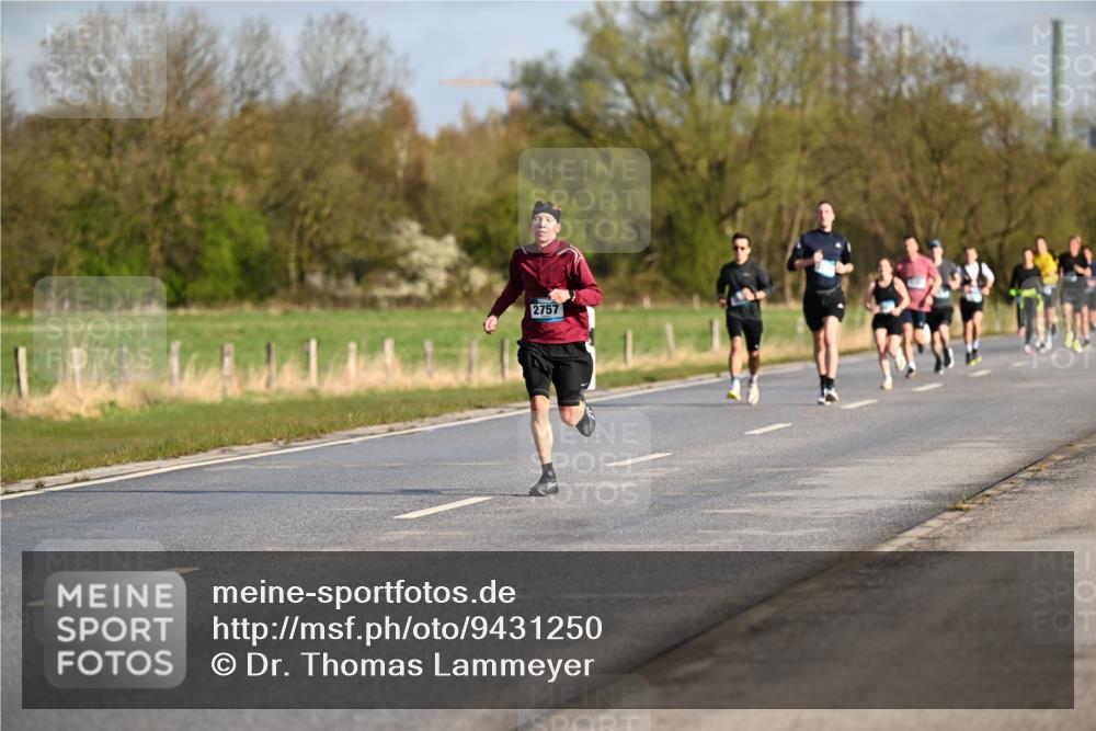 12.04.2026 - 45. Internationalen Wilhelmsburger Insellauf Dr. Thomas Lammeyer http://msf.ph/oto/9431250 12.04.2026 09:11:02 Laufen 2757 meine-sportfotos.de