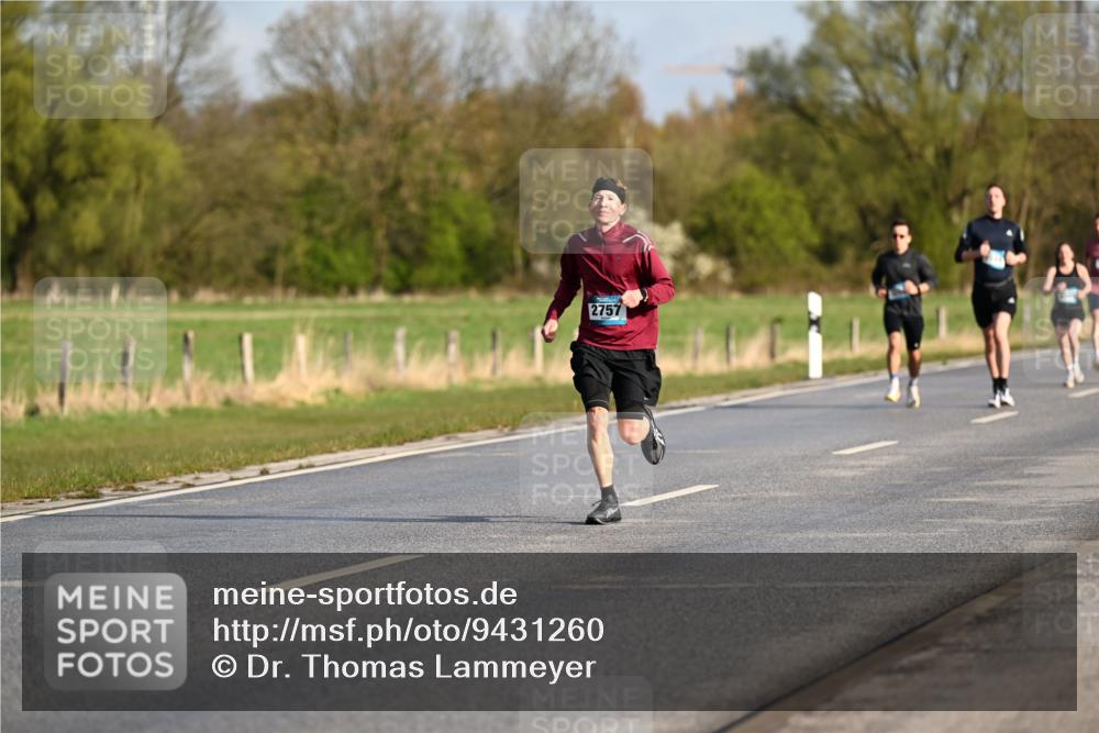 12.04.2026 - 45. Internationalen Wilhelmsburger Insellauf Dr. Thomas Lammeyer http://msf.ph/oto/9431260 12.04.2026 09:11:03 Laufen 2757 meine-sportfotos.de