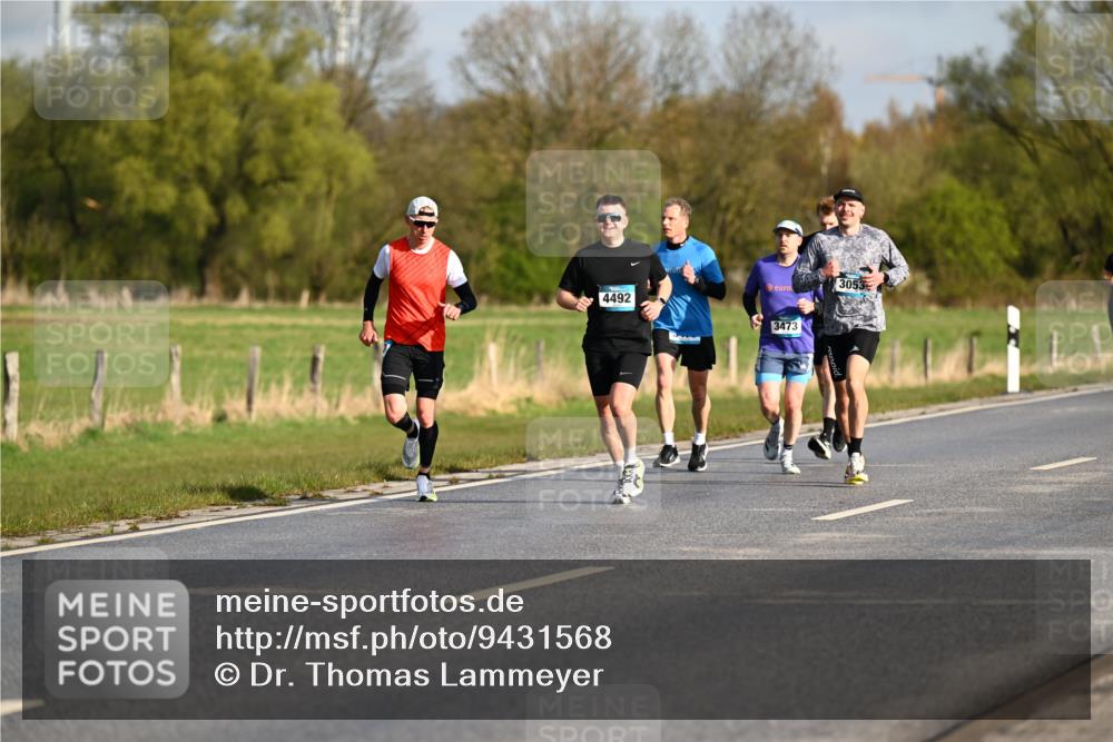 12.04.2026 - 45. Internationalen Wilhelmsburger Insellauf Dr. Thomas Lammeyer http://msf.ph/oto/9431568 12.04.2026 09:12:13 Laufen 4492, 3053, 3473 meine-sportfotos.de