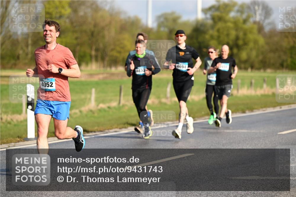 12.04.2026 - 45. Internationalen Wilhelmsburger Insellauf Dr. Thomas Lammeyer http://msf.ph/oto/9431743 12.04.2026 09:12:45 Laufen 4052, 4673, 4694 meine-sportfotos.de