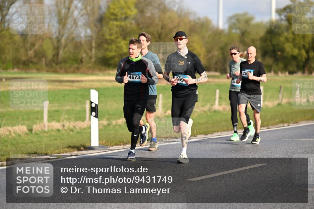12.04.2026 - 45. Internationalen Wilhelmsburger Insellauf Dr. Thomas Lammeyer http://msf.ph/oto/9431749 12.04.2026 09:12:46 Laufen 4673, 69, 34, 26 meine-sportfotos.de