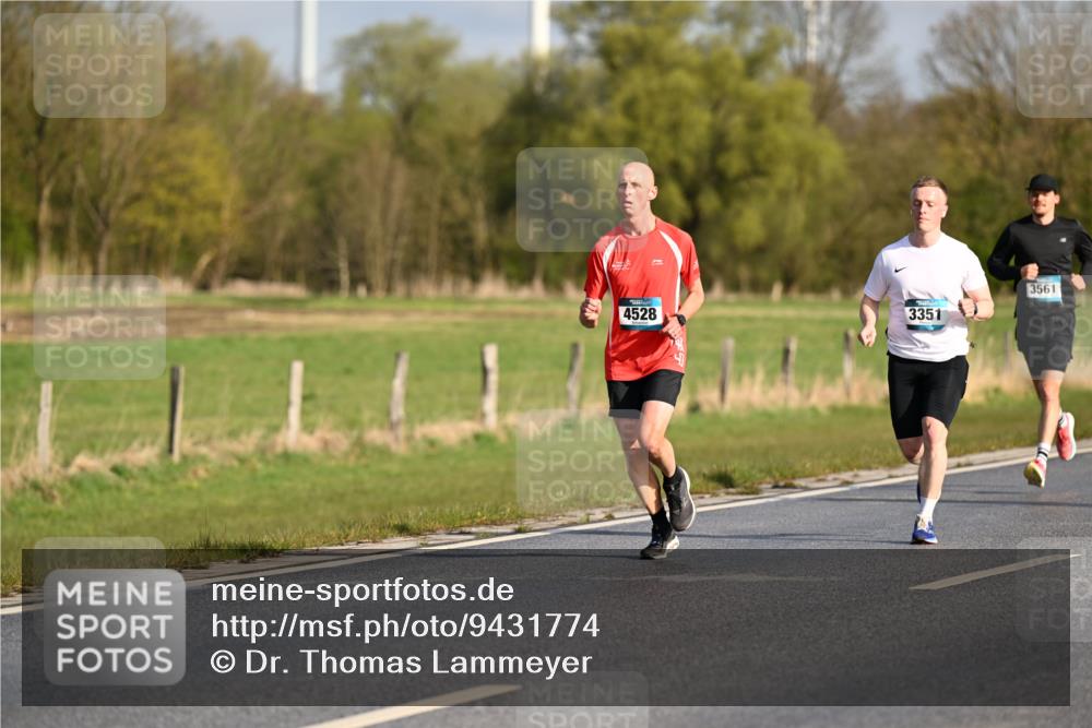 12.04.2026 - 45. Internationalen Wilhelmsburger Insellauf Dr. Thomas Lammeyer http://msf.ph/oto/9431774 12.04.2026 09:12:52 Laufen 3561, 4528, 3351 meine-sportfotos.de