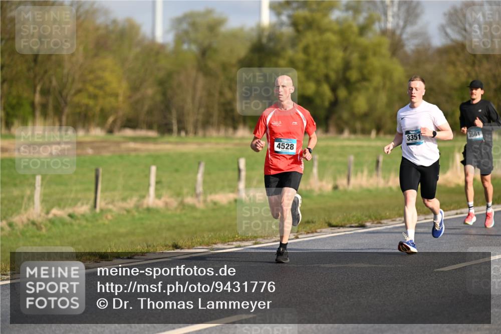 12.04.2026 - 45. Internationalen Wilhelmsburger Insellauf Dr. Thomas Lammeyer http://msf.ph/oto/9431776 12.04.2026 09:12:52 Laufen 4528, 3351, 3561 meine-sportfotos.de