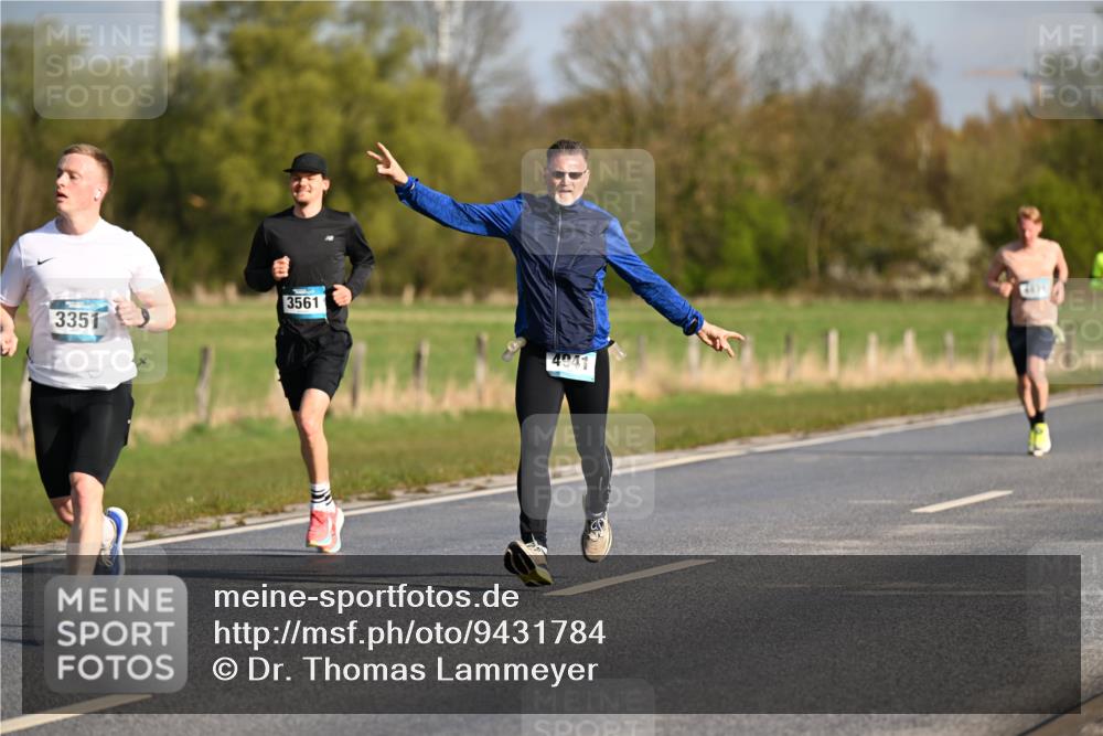 12.04.2026 - 45. Internationalen Wilhelmsburger Insellauf Dr. Thomas Lammeyer http://msf.ph/oto/9431784 12.04.2026 09:12:54 Laufen 3561, 3351, 4941 meine-sportfotos.de