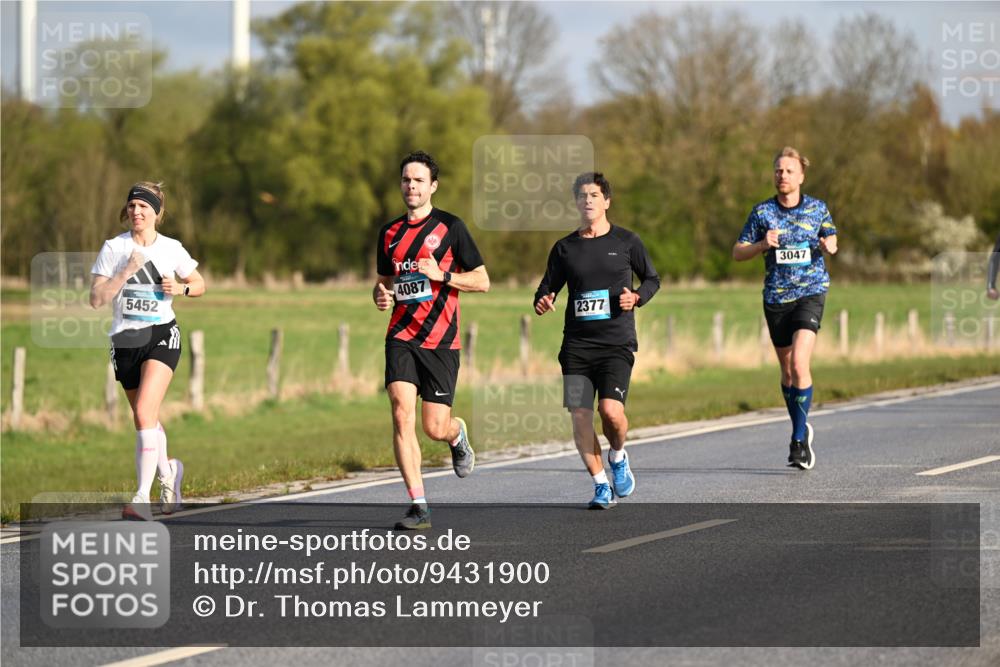 12.04.2026 - 45. Internationalen Wilhelmsburger Insellauf Dr. Thomas Lammeyer http://msf.ph/oto/9431900 12.04.2026 09:13:18 Laufen 5452, 4087, 2377, 3047 meine-sportfotos.de