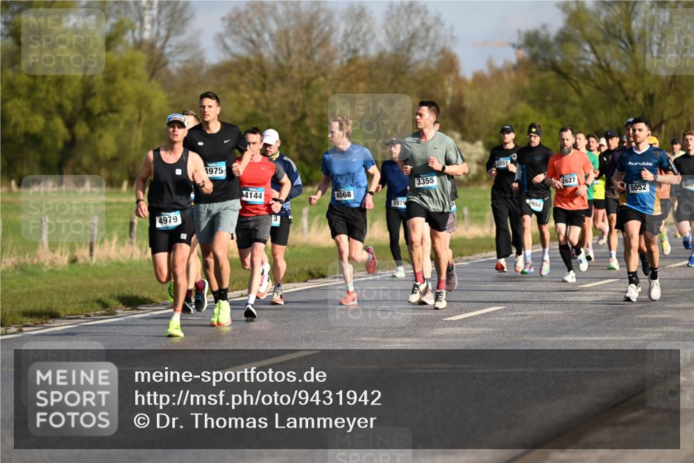 12.04.2026 - 45. Internationalen Wilhelmsburger Insellauf Dr. Thomas Lammeyer http://msf.ph/oto/9431942 12.04.2026 09:13:26 Laufen 4979, 1975, 4144, 3, 4068, 3355, 2851, 1994, 2627, 5052, 5685 meine-sportfotos.de