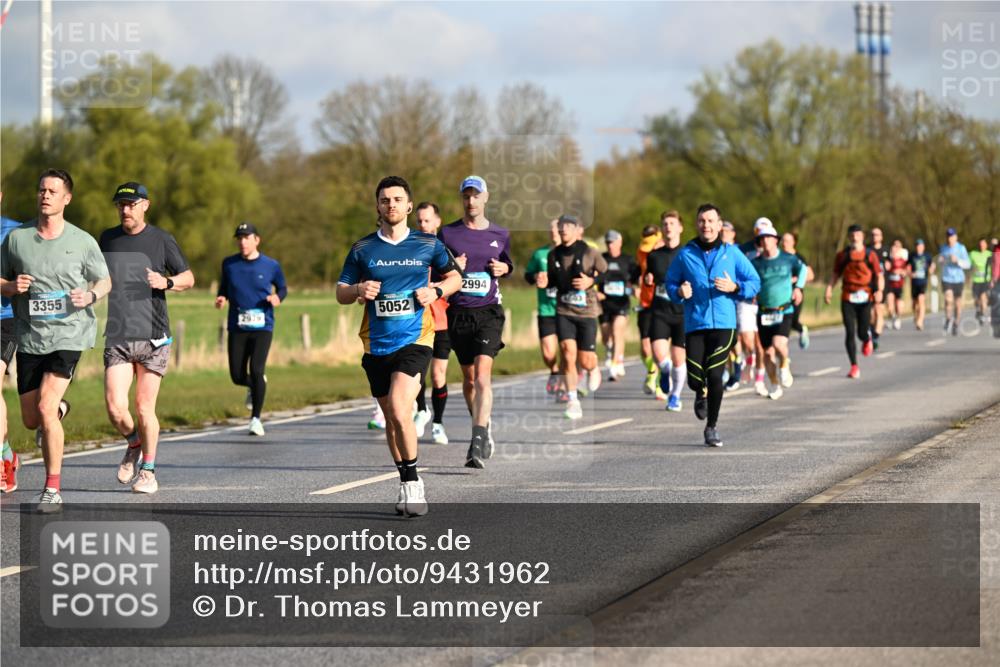 12.04.2026 - 45. Internationalen Wilhelmsburger Insellauf Dr. Thomas Lammeyer http://msf.ph/oto/9431962 12.04.2026 09:13:30 Laufen 3355, 2979, 5052, 2994 meine-sportfotos.de