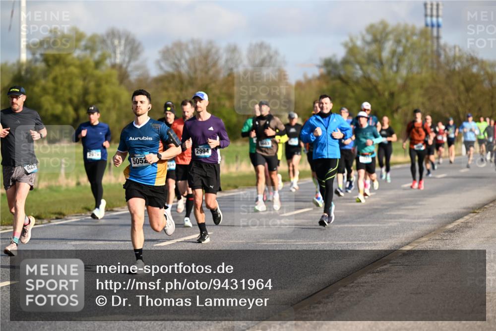 12.04.2026 - 45. Internationalen Wilhelmsburger Insellauf Dr. Thomas Lammeyer http://msf.ph/oto/9431964 12.04.2026 09:13:30 Laufen 429, 5052, 2994 meine-sportfotos.de