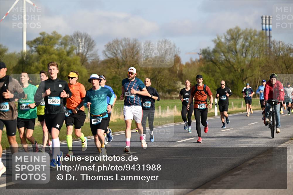12.04.2026 - 45. Internationalen Wilhelmsburger Insellauf Dr. Thomas Lammeyer http://msf.ph/oto/9431988 12.04.2026 09:13:35 Laufen 58, 5685, 4190, 603, 2028, 3815, 3585, 4621, 37, 3958, 4296 meine-sportfotos.de