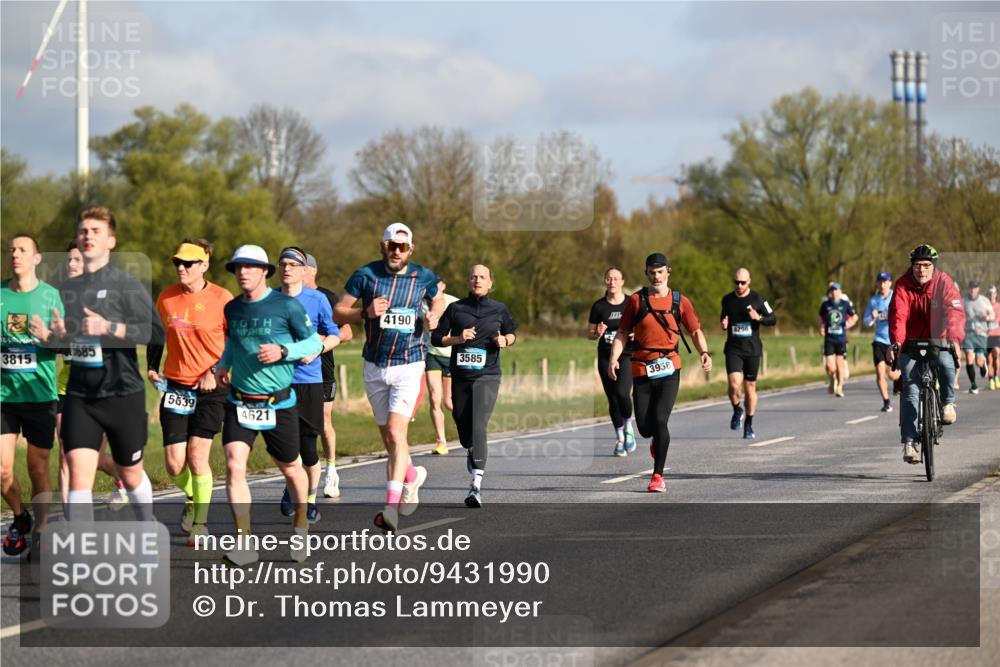 12.04.2026 - 45. Internationalen Wilhelmsburger Insellauf Dr. Thomas Lammeyer http://msf.ph/oto/9431990 12.04.2026 09:13:35 Laufen 5685, 3815, 4190, 5639, 4621, 3585, 3958, 4296 meine-sportfotos.de