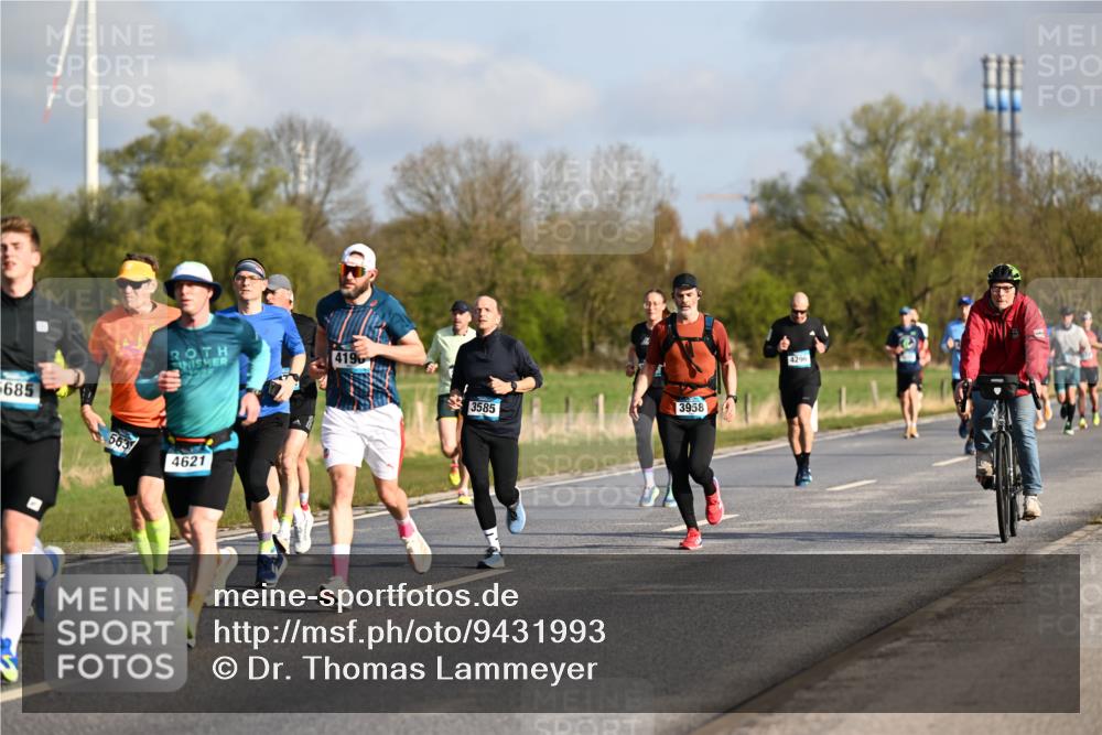 12.04.2026 - 45. Internationalen Wilhelmsburger Insellauf Dr. Thomas Lammeyer http://msf.ph/oto/9431993 12.04.2026 09:13:35 Laufen 685, 563, 4621, 4196, 3958, 3585, 4296 meine-sportfotos.de