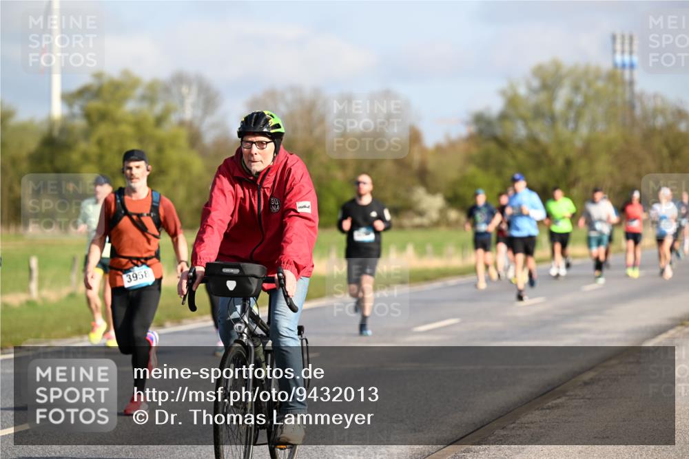 12.04.2026 - 45. Internationalen Wilhelmsburger Insellauf Dr. Thomas Lammeyer http://msf.ph/oto/9432013 12.04.2026 09:13:38 Laufen 3958 meine-sportfotos.de