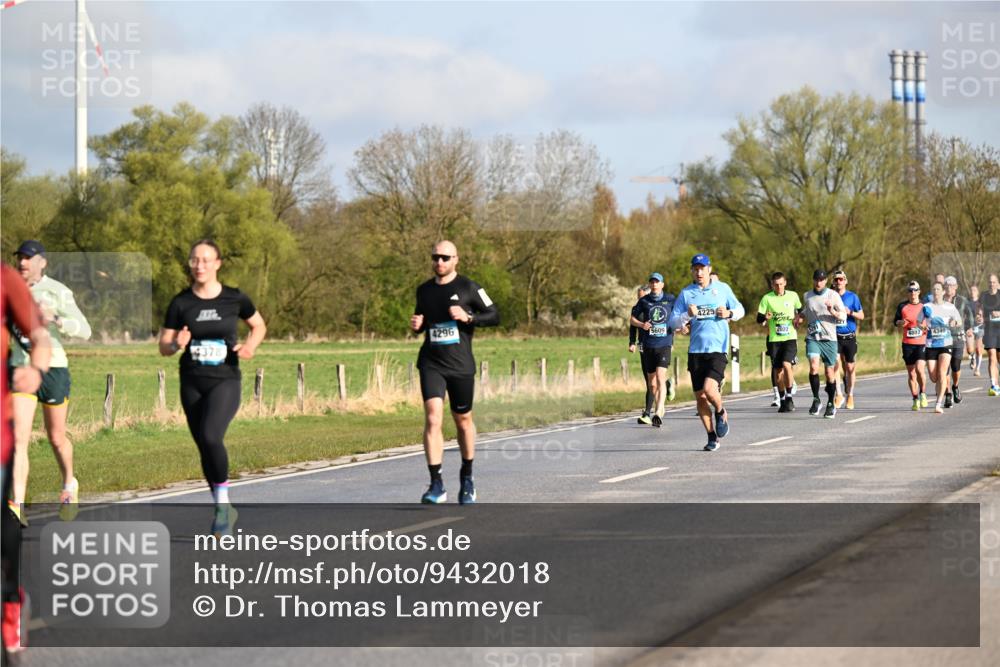 12.04.2026 - 45. Internationalen Wilhelmsburger Insellauf Dr. Thomas Lammeyer http://msf.ph/oto/9432018 12.04.2026 09:13:39 Laufen 4296, 5609, 4378, 4225, 2022, 4807, 4340 meine-sportfotos.de