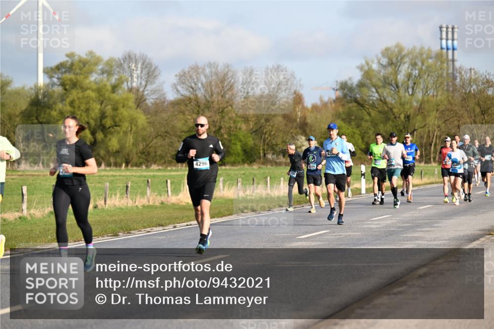12.04.2026 - 45. Internationalen Wilhelmsburger Insellauf Dr. Thomas Lammeyer http://msf.ph/oto/9432021 12.04.2026 09:13:40 Laufen 4296, 5609, 5291, 340 meine-sportfotos.de