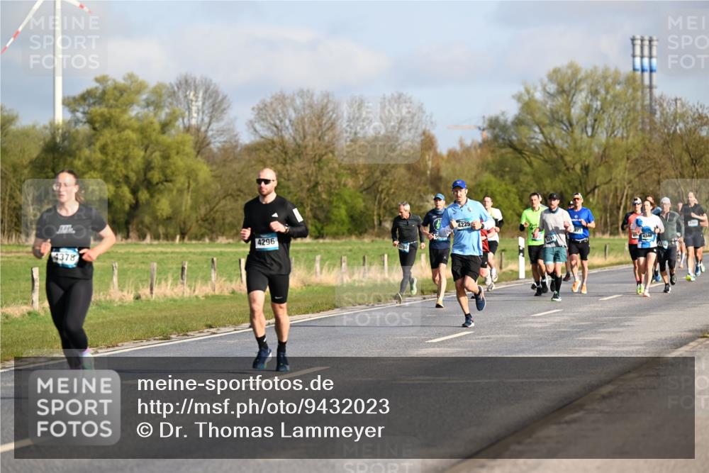 12.04.2026 - 45. Internationalen Wilhelmsburger Insellauf Dr. Thomas Lammeyer http://msf.ph/oto/9432023 12.04.2026 09:13:40 Laufen 4225, 4340, 4296, 4378 meine-sportfotos.de