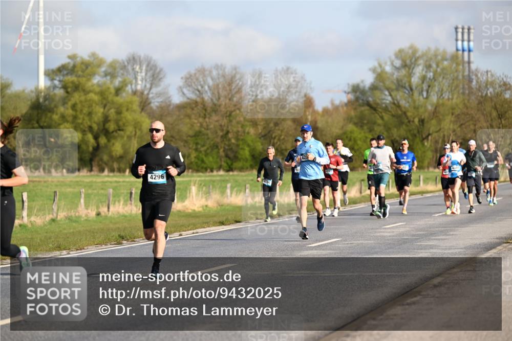 12.04.2026 - 45. Internationalen Wilhelmsburger Insellauf Dr. Thomas Lammeyer http://msf.ph/oto/9432025 12.04.2026 09:13:40 Laufen 4296, 422, 44 meine-sportfotos.de