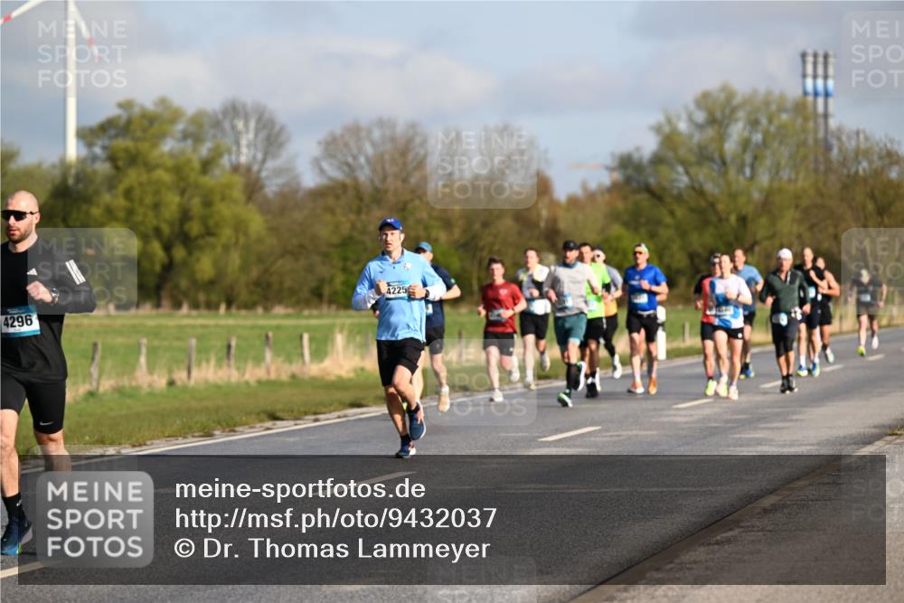 12.04.2026 - 45. Internationalen Wilhelmsburger Insellauf Dr. Thomas Lammeyer http://msf.ph/oto/9432037 12.04.2026 09:13:42 Laufen 4296, 4225 meine-sportfotos.de