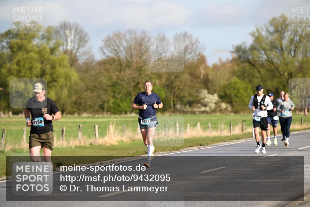 12.04.2026 - 45. Internationalen Wilhelmsburger Insellauf Dr. Thomas Lammeyer http://msf.ph/oto/9432095 12.04.2026 09:13:54 Laufen 4150, 5551, 2382, 114 meine-sportfotos.de