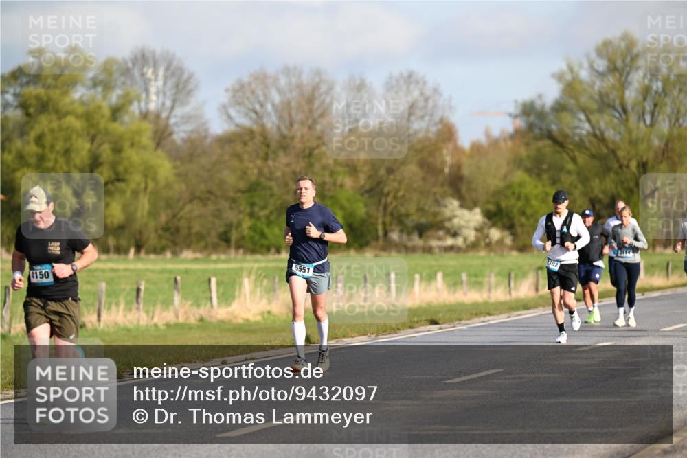 12.04.2026 - 45. Internationalen Wilhelmsburger Insellauf Dr. Thomas Lammeyer http://msf.ph/oto/9432097 12.04.2026 09:13:54 Laufen 4150, 5551, 1382, 3114 meine-sportfotos.de