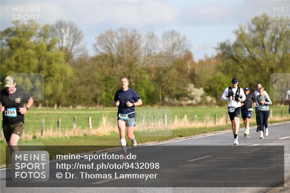 12.04.2026 - 45. Internationalen Wilhelmsburger Insellauf Dr. Thomas Lammeyer http://msf.ph/oto/9432098 12.04.2026 09:13:54 Laufen 4150, 5551, 2382 meine-sportfotos.de