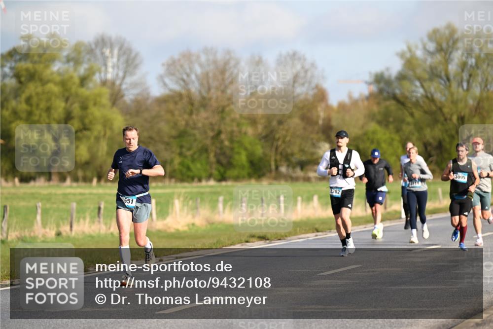12.04.2026 - 45. Internationalen Wilhelmsburger Insellauf Dr. Thomas Lammeyer http://msf.ph/oto/9432108 12.04.2026 09:13:55 Laufen 551, 2382, 3095 meine-sportfotos.de