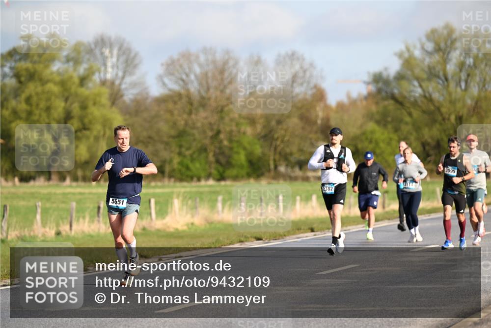 12.04.2026 - 45. Internationalen Wilhelmsburger Insellauf Dr. Thomas Lammeyer http://msf.ph/oto/9432109 12.04.2026 09:13:55 Laufen 5551, 2382, 3095 meine-sportfotos.de