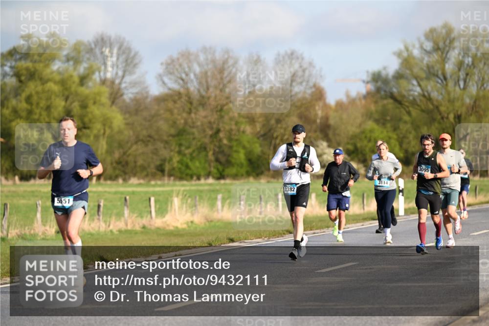 12.04.2026 - 45. Internationalen Wilhelmsburger Insellauf Dr. Thomas Lammeyer http://msf.ph/oto/9432111 12.04.2026 09:13:56 Laufen 5551, 2382, 3114, 3095 meine-sportfotos.de