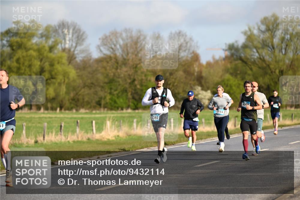 12.04.2026 - 45. Internationalen Wilhelmsburger Insellauf Dr. Thomas Lammeyer http://msf.ph/oto/9432114 12.04.2026 09:13:57 Laufen 51, 2382, 3114, 3095 meine-sportfotos.de