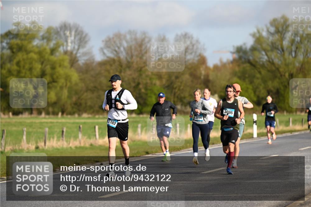 12.04.2026 - 45. Internationalen Wilhelmsburger Insellauf Dr. Thomas Lammeyer http://msf.ph/oto/9432122 12.04.2026 09:13:58 Laufen 2382, 3114, 3095 meine-sportfotos.de