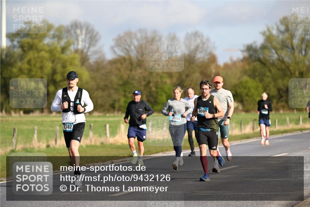 12.04.2026 - 45. Internationalen Wilhelmsburger Insellauf Dr. Thomas Lammeyer http://msf.ph/oto/9432126 12.04.2026 09:13:59 Laufen 2382, 3114, 3095 meine-sportfotos.de