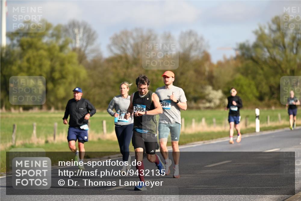12.04.2026 - 45. Internationalen Wilhelmsburger Insellauf Dr. Thomas Lammeyer http://msf.ph/oto/9432135 12.04.2026 09:14:00 Laufen 311, 3095, 651 meine-sportfotos.de