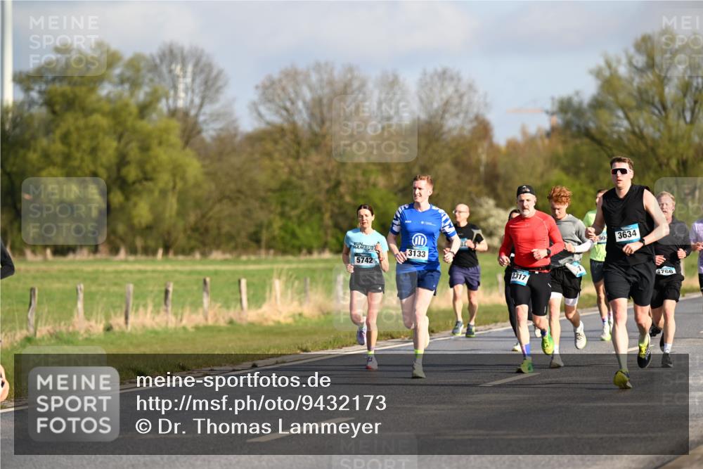 12.04.2026 - 45. Internationalen Wilhelmsburger Insellauf Dr. Thomas Lammeyer http://msf.ph/oto/9432173 12.04.2026 09:14:07 Laufen 5742, 3133, 2317, 904, 3634, 766 meine-sportfotos.de