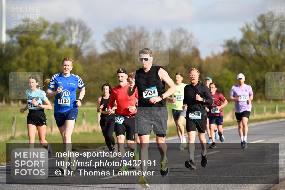 12.04.2026 - 45. Internationalen Wilhelmsburger Insellauf Dr. Thomas Lammeyer http://msf.ph/oto/9432191 12.04.2026 09:14:10 Laufen 5742, 3133, 2317, 3634, 904, 4766, 1749 meine-sportfotos.de