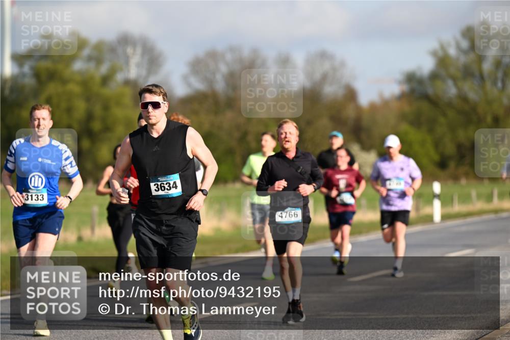 12.04.2026 - 45. Internationalen Wilhelmsburger Insellauf Dr. Thomas Lammeyer http://msf.ph/oto/9432195 12.04.2026 09:14:11 Laufen 3133, 3634, 4766 meine-sportfotos.de