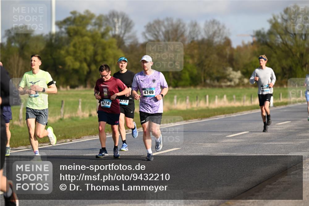 12.04.2026 - 45. Internationalen Wilhelmsburger Insellauf Dr. Thomas Lammeyer http://msf.ph/oto/9432210 12.04.2026 09:14:14 Laufen 4214, 4275, 4749, 4495 meine-sportfotos.de