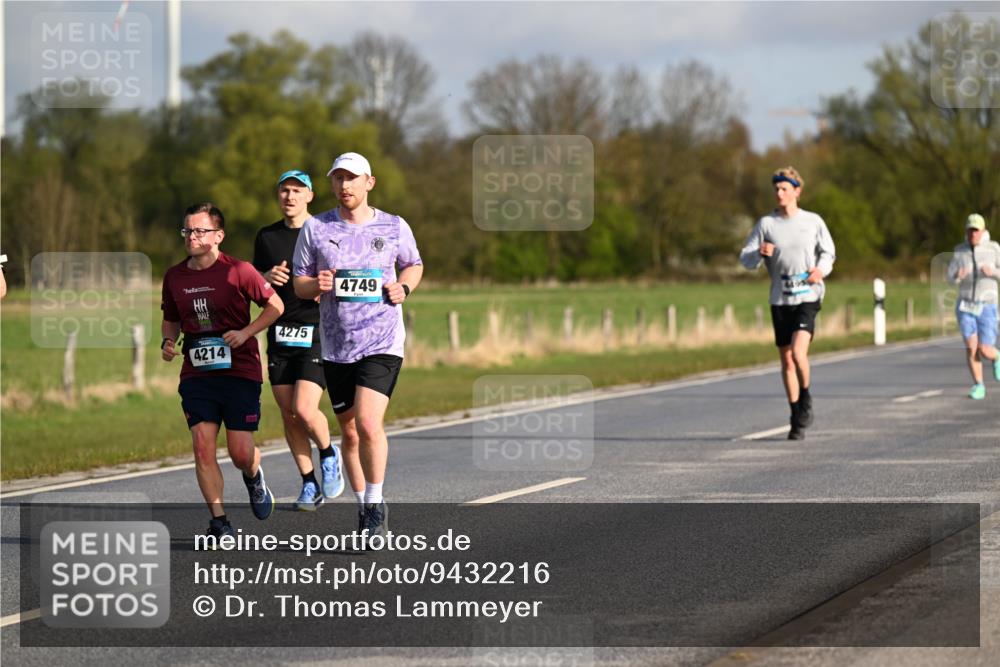 12.04.2026 - 45. Internationalen Wilhelmsburger Insellauf Dr. Thomas Lammeyer http://msf.ph/oto/9432216 12.04.2026 09:14:15 Laufen 4214, 4275, 4749 meine-sportfotos.de
