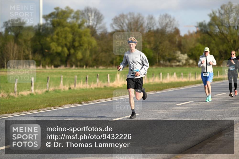 12.04.2026 - 45. Internationalen Wilhelmsburger Insellauf Dr. Thomas Lammeyer http://msf.ph/oto/9432226 12.04.2026 09:14:17 Laufen 449, 5522, 6764 meine-sportfotos.de