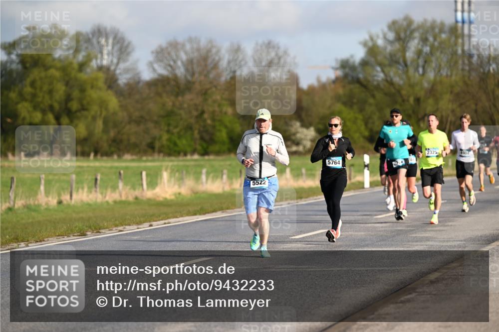 12.04.2026 - 45. Internationalen Wilhelmsburger Insellauf Dr. Thomas Lammeyer http://msf.ph/oto/9432233 12.04.2026 09:14:20 Laufen 5522, 5764, 2325, 4664, 220 meine-sportfotos.de