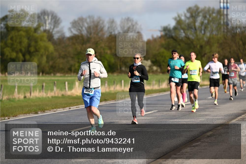 12.04.2026 - 45. Internationalen Wilhelmsburger Insellauf Dr. Thomas Lammeyer http://msf.ph/oto/9432241 12.04.2026 09:14:21 Laufen 5522, 5764, 2325 meine-sportfotos.de