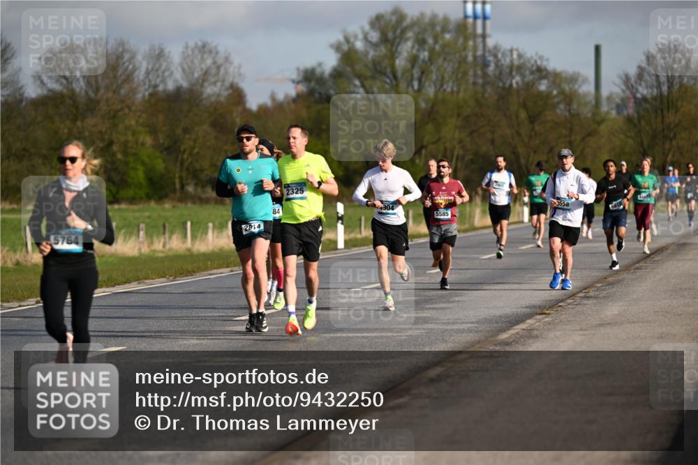 12.04.2026 - 45. Internationalen Wilhelmsburger Insellauf Dr. Thomas Lammeyer http://msf.ph/oto/9432250 12.04.2026 09:14:22 Laufen 2325, 84, 4904, 3558, 5585, 2814, 5764, 5812 meine-sportfotos.de